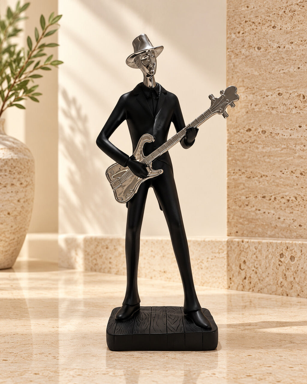 Sculpture guitariste noire et argentée | Atlas Maison