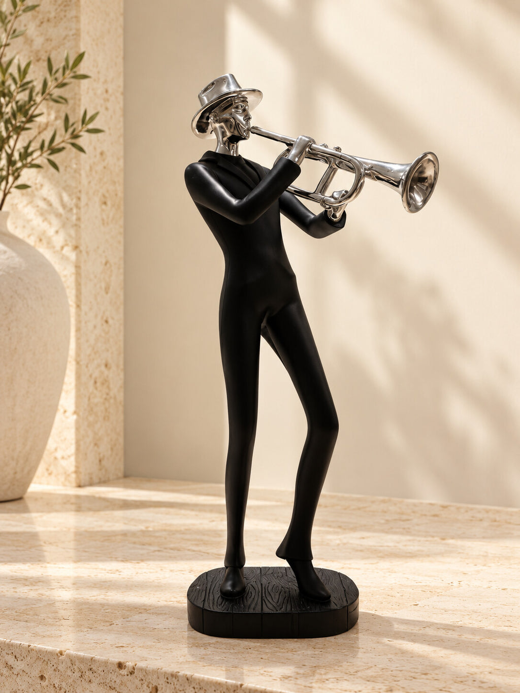 Sculpture trompettiste noire et argentée | Atlas Maison