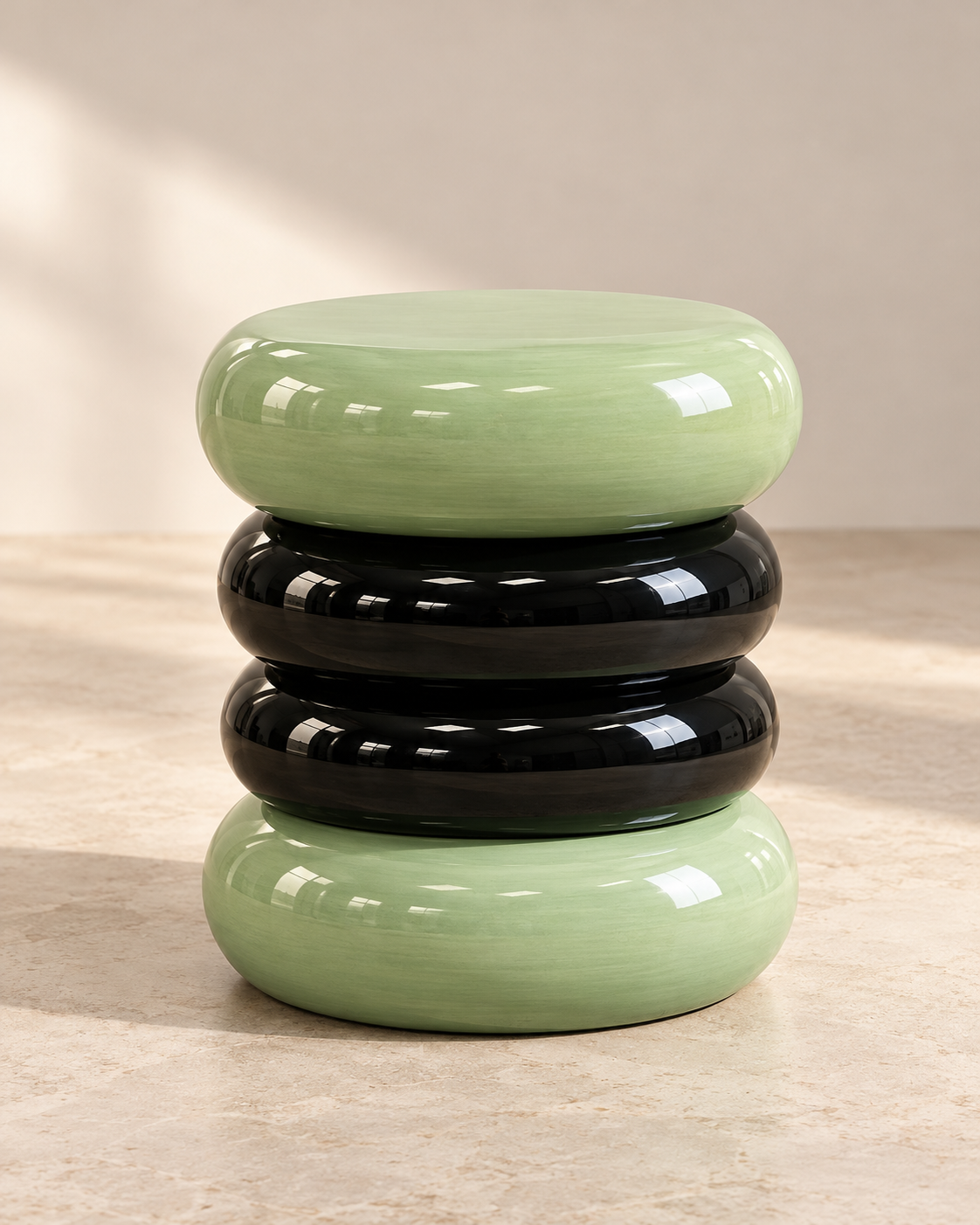Table d’appoint sculpturale à anneaux – Vert sauge et noir