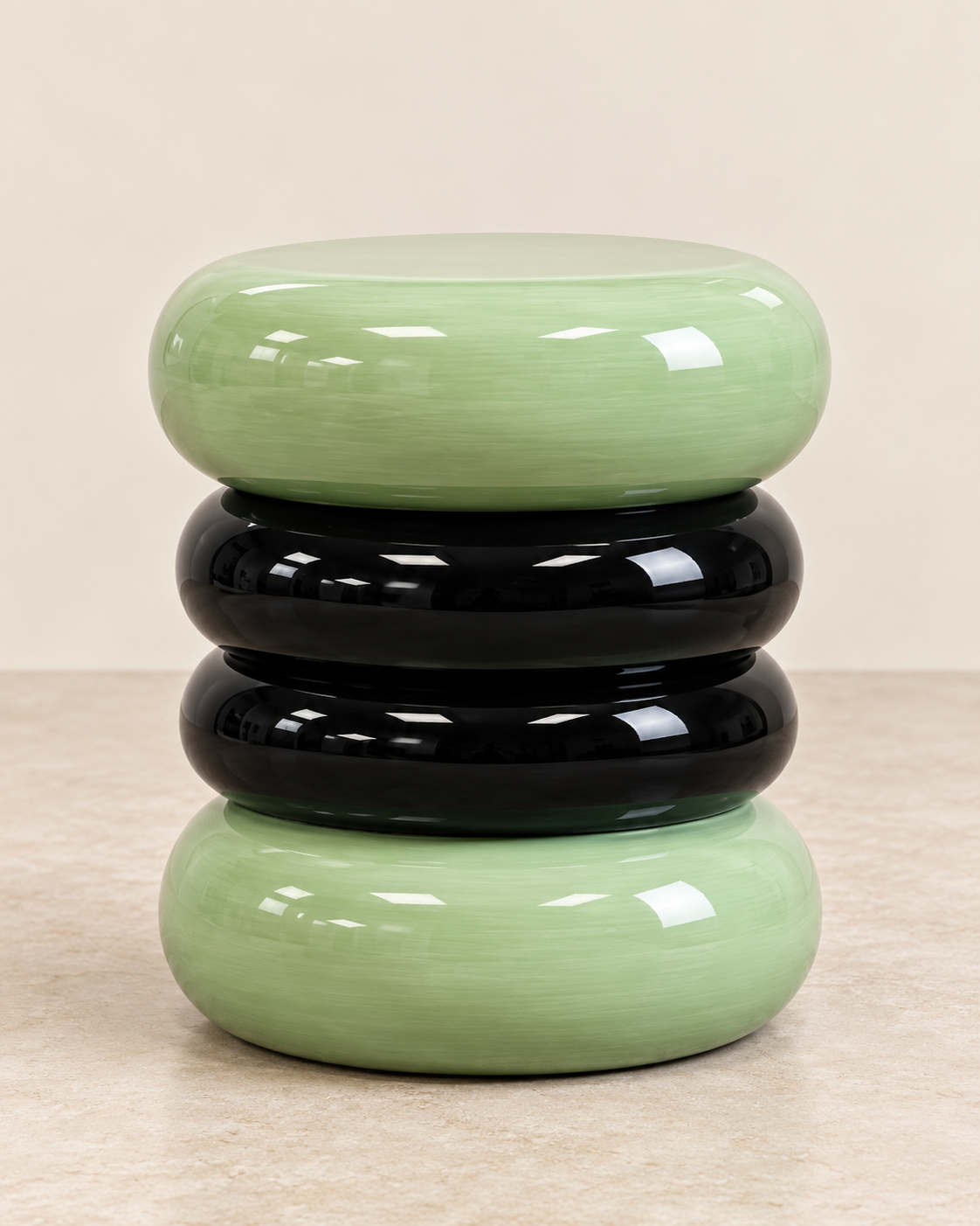 Table d’appoint sculpturale à anneaux – Vert sauge et noir