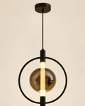 Suspension LED noire avec globe fumé | Atlas Maison