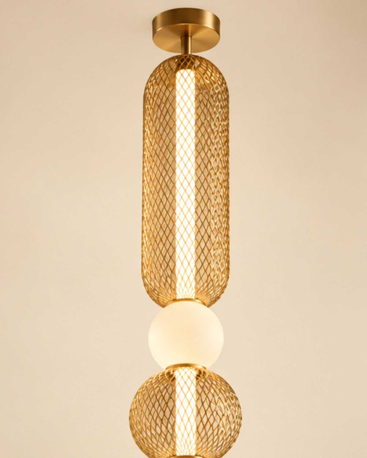 Suspension LED verticale dorée et opaline | Atlas Maison