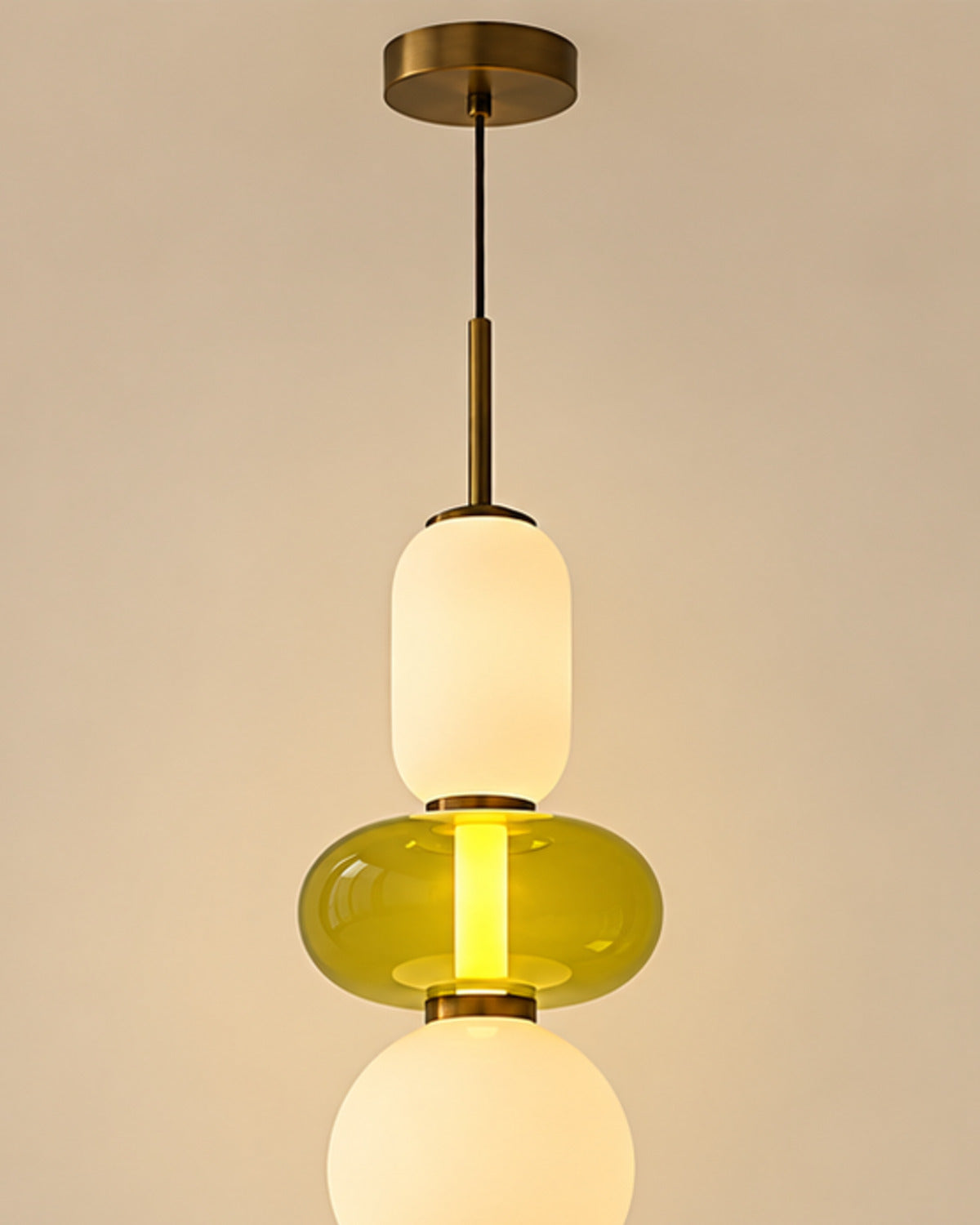 Suspension LED en verre vert olive | Atlas Maison