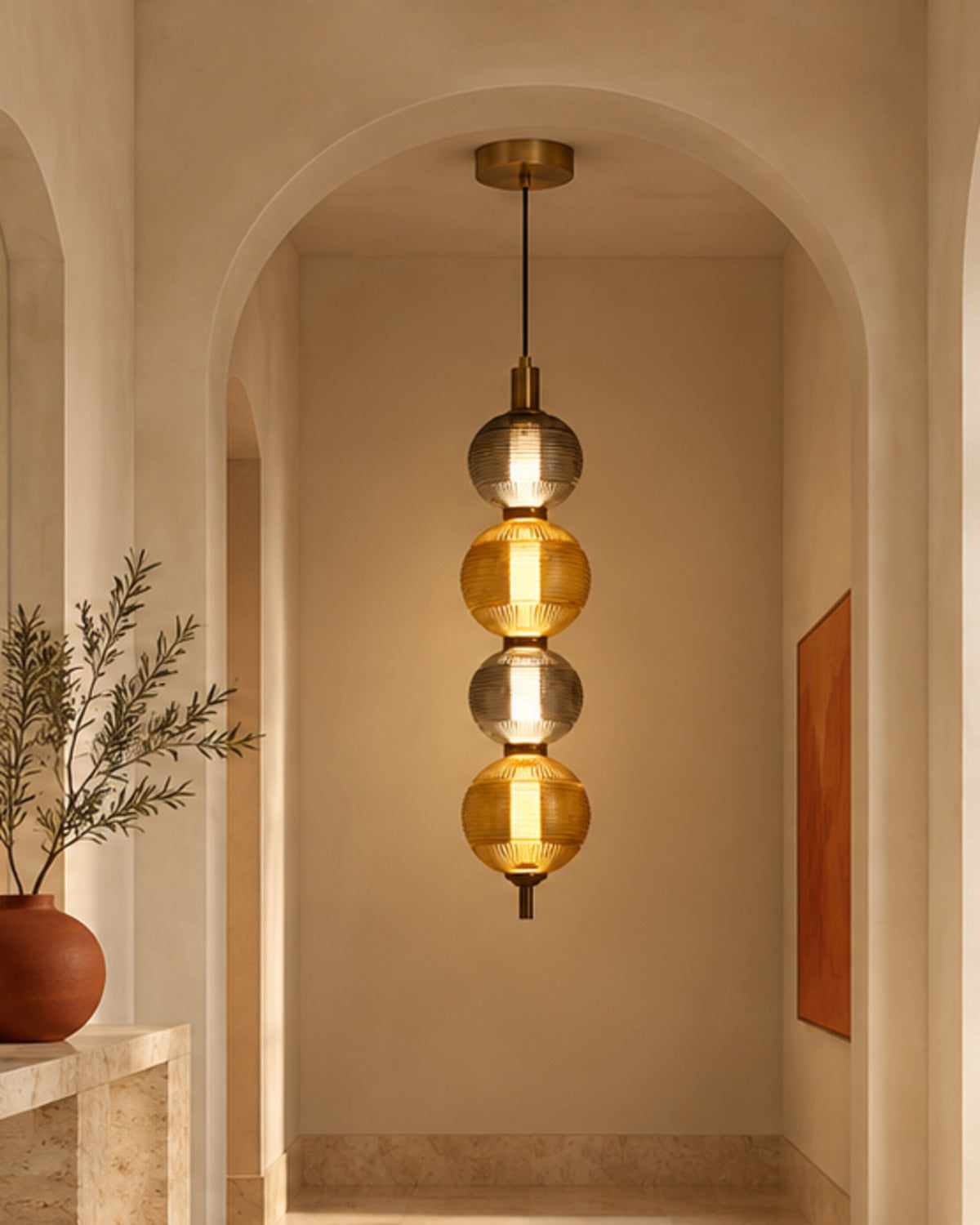 Suspension LED à quatre globes en verre | Atlas Maison