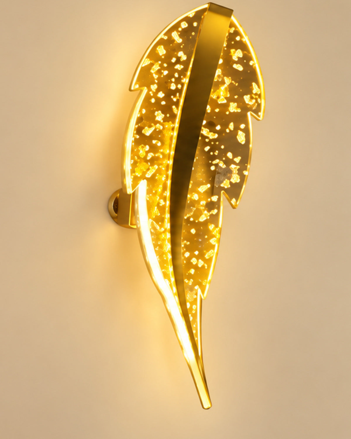 Applique murale LED dorée en forme de plume | Atlas Maison