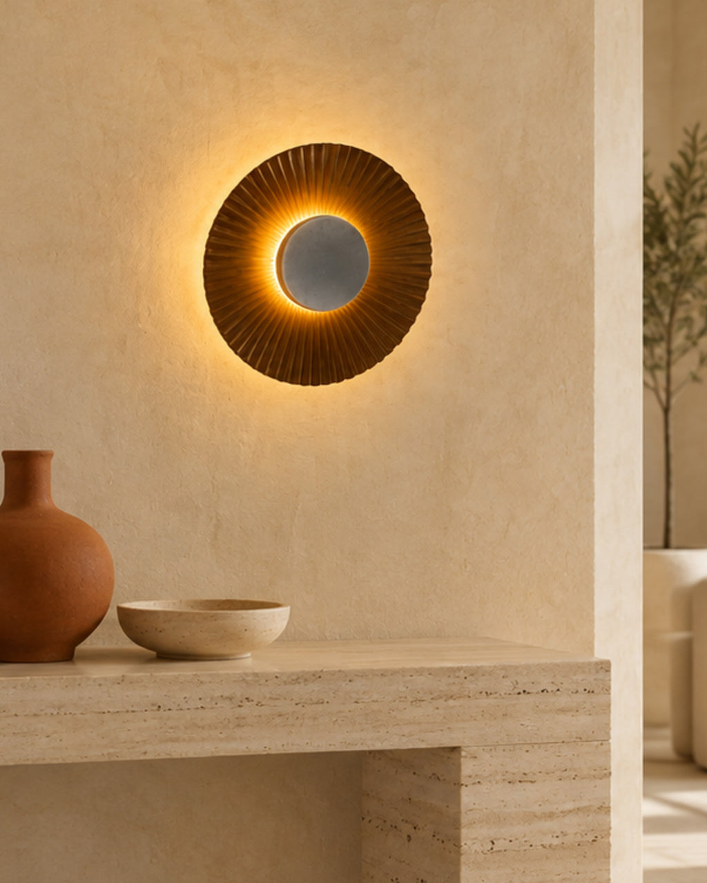 Applique murale LED dorée au design solaire | Atlas Maison