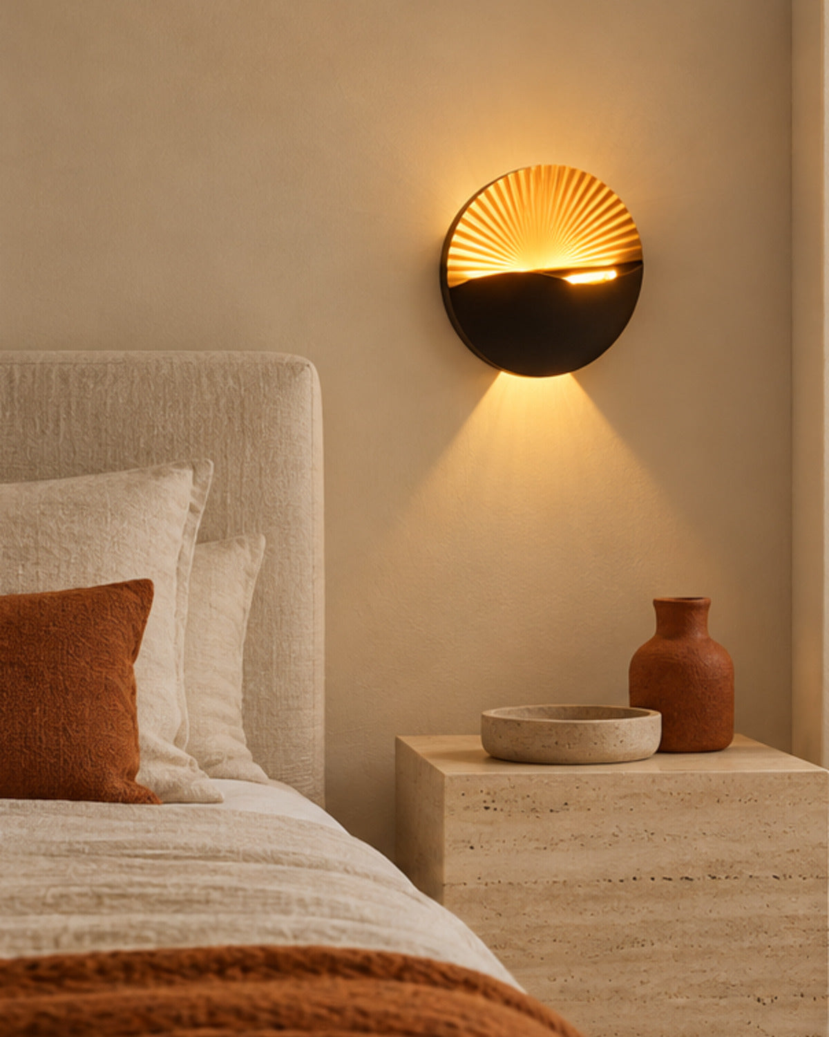 Applique murale LED noire et dorée solaire | Atlas Maison