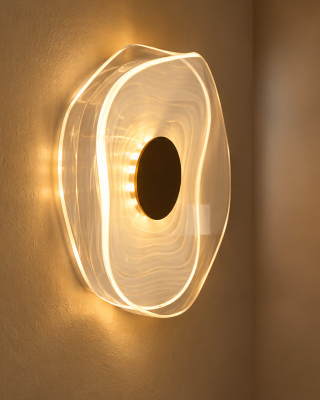 Applique murale LED transparente et ondulée | Atlas Maison