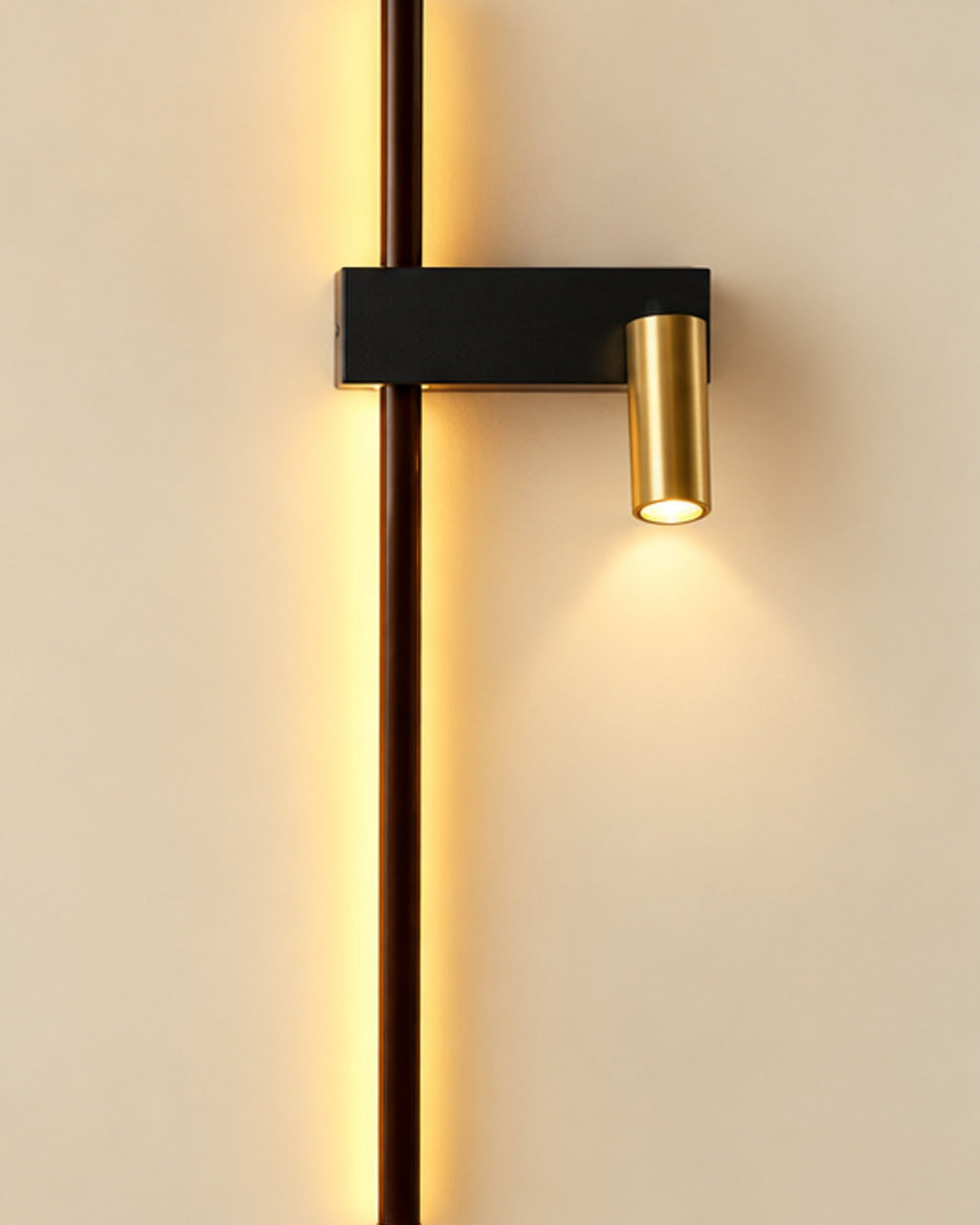 Applique murale LED verticale noire et dorée | Atlas Maison
