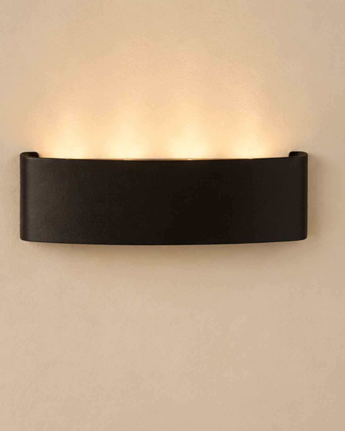 Applique murale LED noire incurvée | Atlas Maison