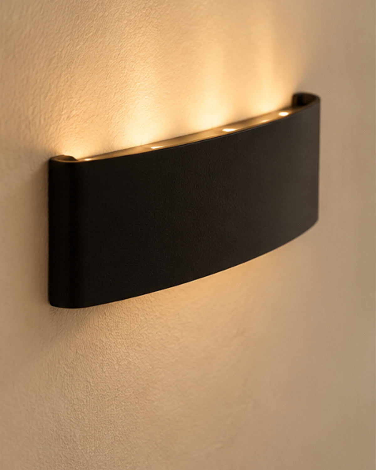 Applique murale LED noire incurvée | Atlas Maison